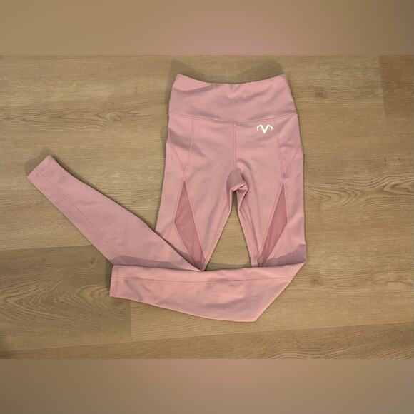 Women’s XS Valens full length leggings with mesh design on the legs - Picture 4 of 6